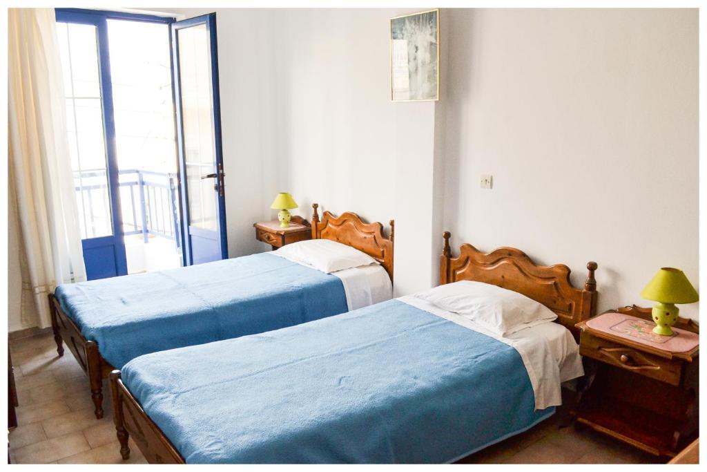 Blue Sky Apartments Karpathos Town  Room photo